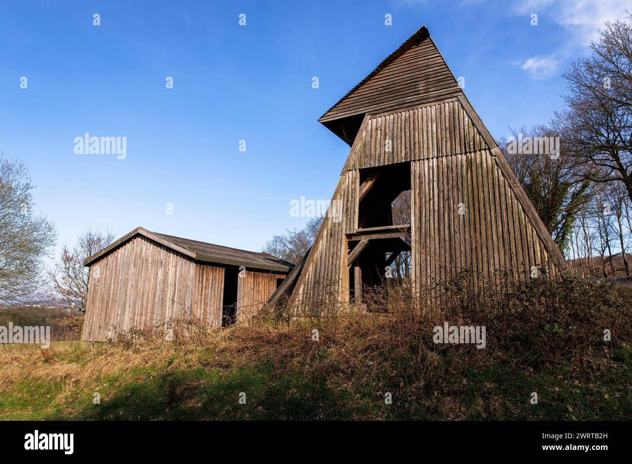 Réplique de la tour d'arbre de l'ancienne fosse Margarethe dans la vallée de Muttental près de Witten-Bommern, Rhénanie du Nord-Westphalie, Allemagne. Nachbau des Scha Banque D'Images