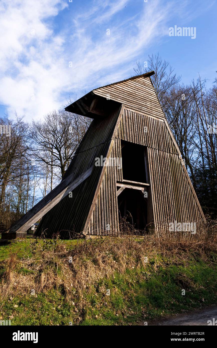 Réplique de la tour d'arbre de l'ancienne fosse Margarethe dans la vallée de Muttental près de Witten-Bommern, Rhénanie du Nord-Westphalie, Allemagne. Nachbau des Scha Banque D'Images