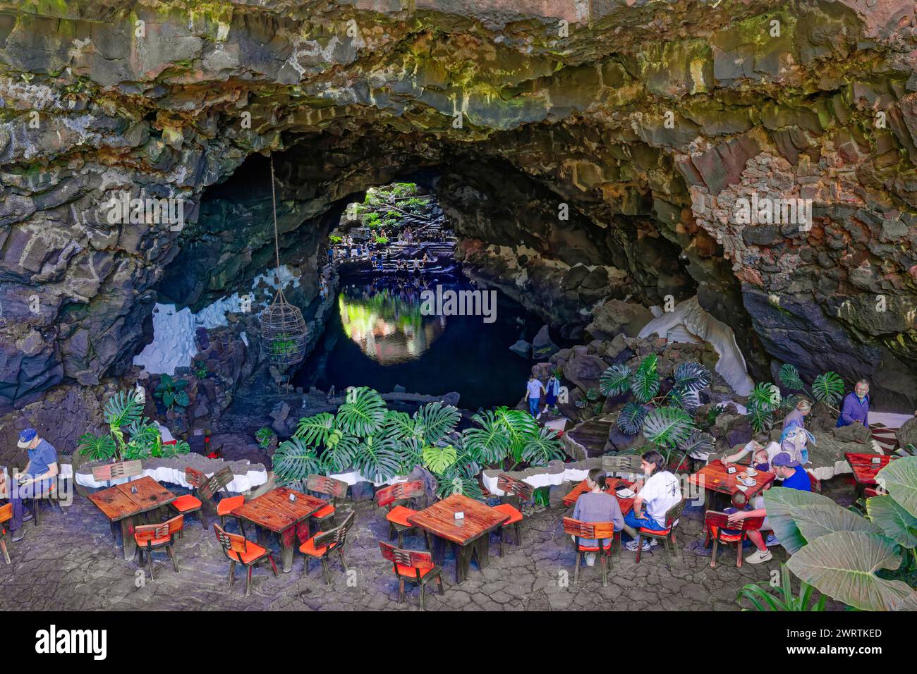 Restaurant au tunnel de lave, site artistique et culturel de Jameos del Agua, conçu par l'artiste Cesar Manrique, Lanzarote, Îles Canaries, Îles Canaries Banque D'Images