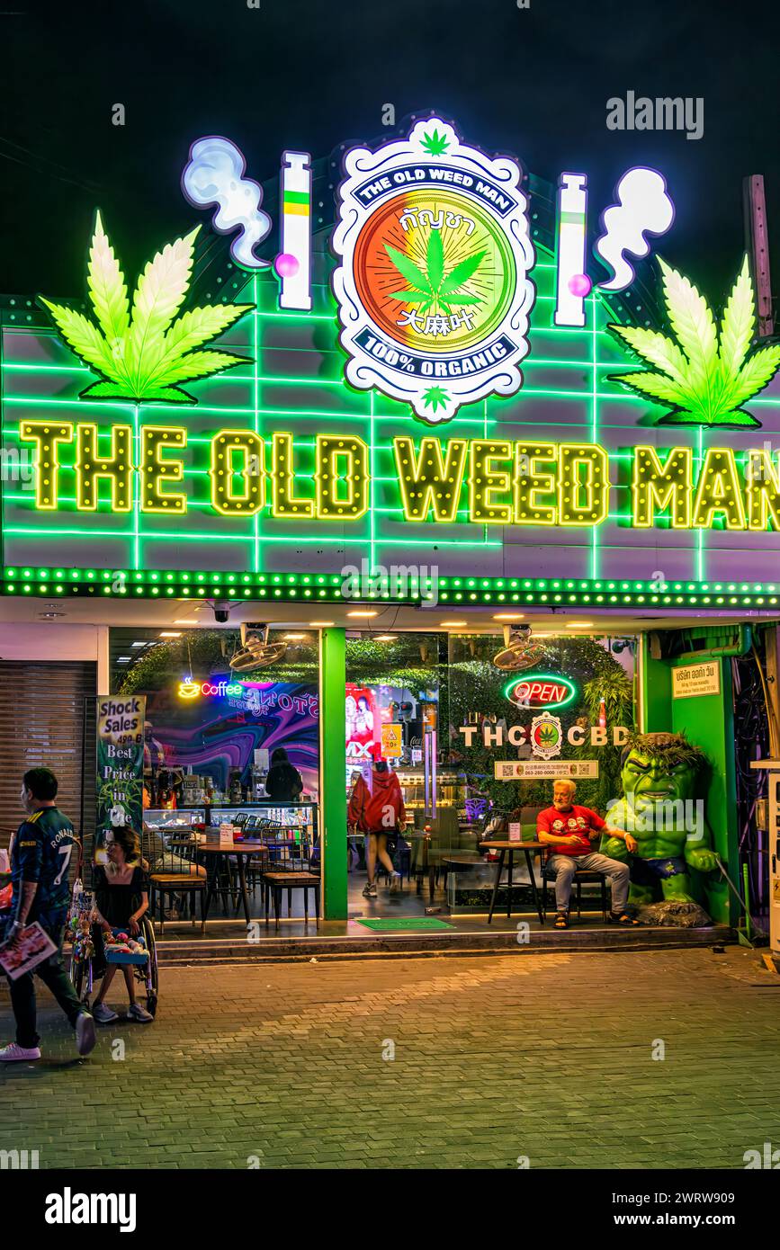 Magasin de weed légal vendant du cannabis à Pattaya Walking Street, Thaïlande Banque D'Images