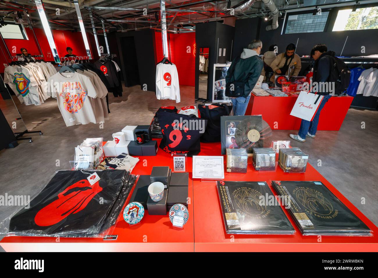 LES VÊTEMENTS RS NO.9 OFFICIELS ROLLING STONES À TOKYO Banque D'Images