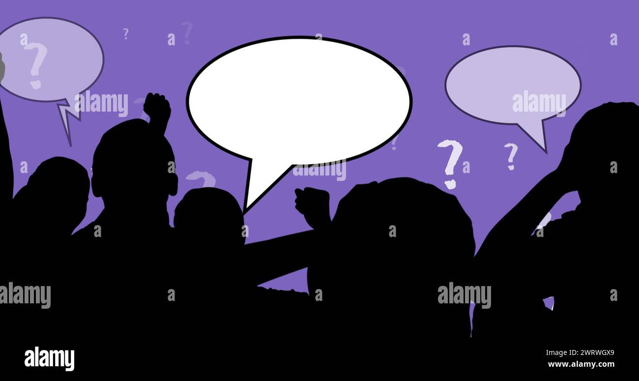 Image de silhouettes de personnes avec bulles de parole sur les points d'interrogation sur fond violet Banque D'Images