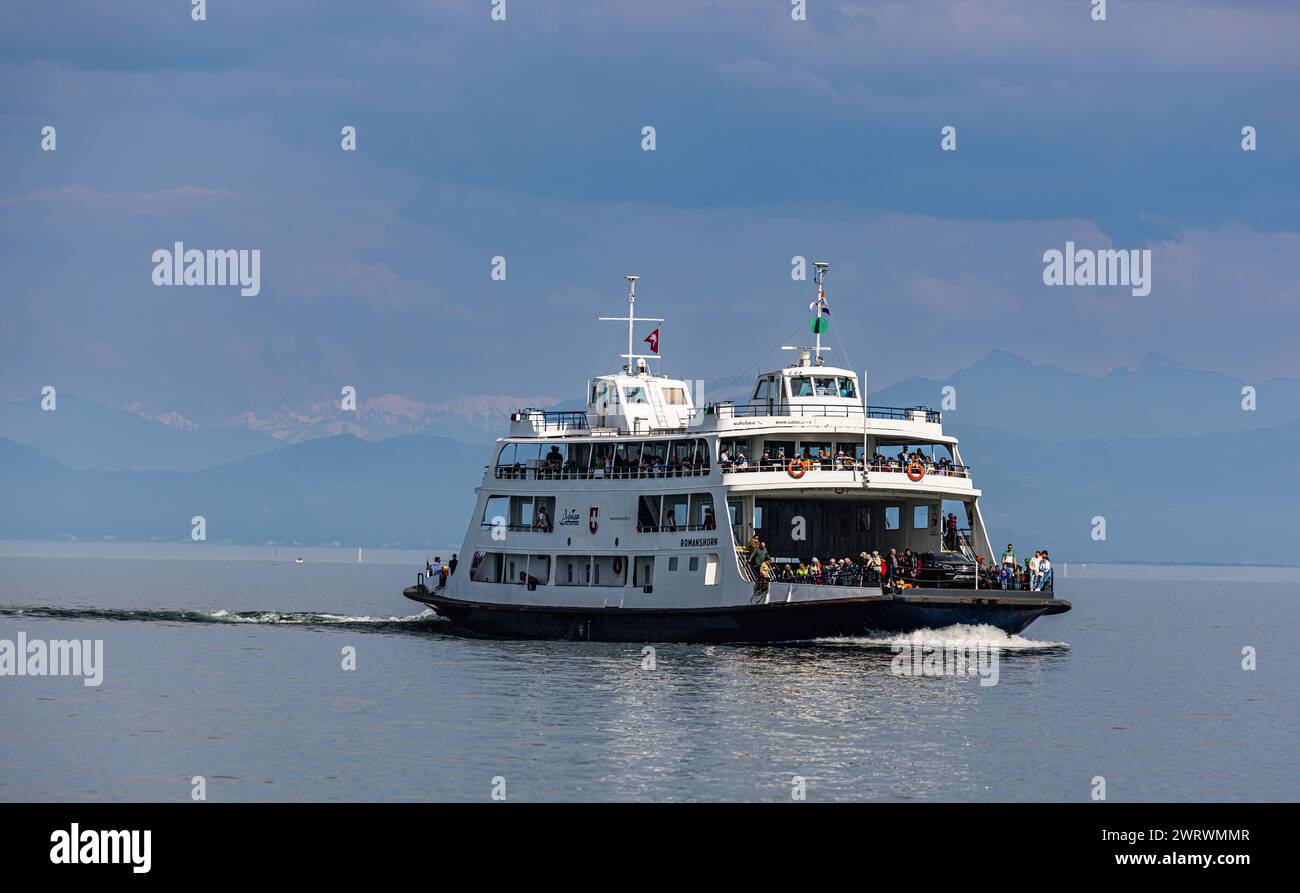 Die Autofähre Romanshorn kommt aus Friedrichshafen und steuert den Hafen Romanshorn an. (Romanshorn, Schweiz, 21.05.2023) Banque D'Images