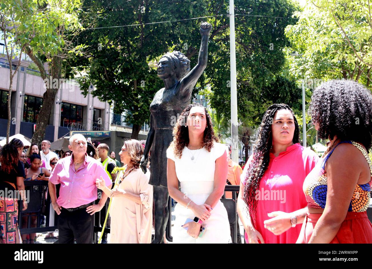 14 mars 2024, Rio de Janeiro, Rio de Janeiro, Brésil : Rio de Janeiro (RJ), 03/14/2024 - ACT/MARIELLE FRANCO/ANDERSON GOMES/DÉCÈS/6 ANS - POLITIQUE les parents de Ã¢â‚¬' Marinete da Silva et Antonio Francisco Marielle rejoignent les manifestants et rejoignent Monica Benicio, veuve de la Conseillère Marielle Franco (Psol), pour un événement en mémoire des six années écoulées depuis le décès de la conseillère et de son chauffeur, Anderson Gomes, à Cinelandia, région centrale de Rio de Janeiro, dans la matinée de ce jeudi 14 mars 2024. (Foto : Onofre Veras/Thenews2/Zumapress) (image crédit : © Onofre Veras/TheNEWS2 via Z) Banque D'Images