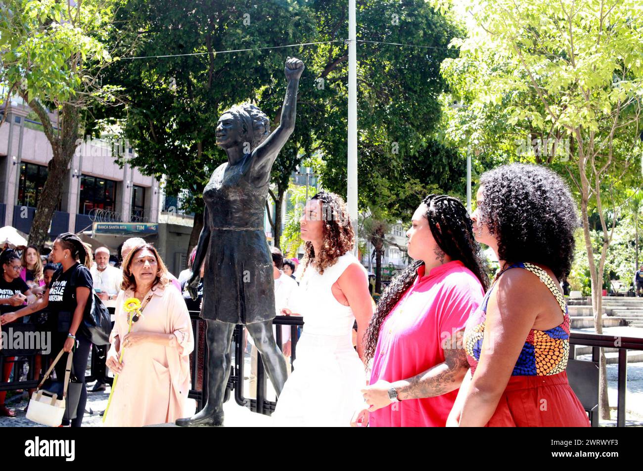 14 mars 2024, Rio de Janeiro, Rio de Janeiro, Brésil : Rio de Janeiro (RJ), 03/14/2024 - ACT/MARIELLE FRANCO/ANDERSON GOMES/DÉCÈS/6 ANS - POLITIQUE les parents de Ã¢â‚¬' Marinete da Silva et Antonio Francisco Marielle rejoignent les manifestants et rejoignent Monica Benicio, veuve de la Conseillère Marielle Franco (Psol), pour un événement en mémoire des six années écoulées depuis le décès de la conseillère et de son chauffeur, Anderson Gomes, à Cinelandia, région centrale de Rio de Janeiro, dans la matinée de ce jeudi 14 mars 2024. (Foto : Onofre Veras/Thenews2/Zumapress) (image crédit : © Onofre Veras/TheNEWS2 via Z) Banque D'Images