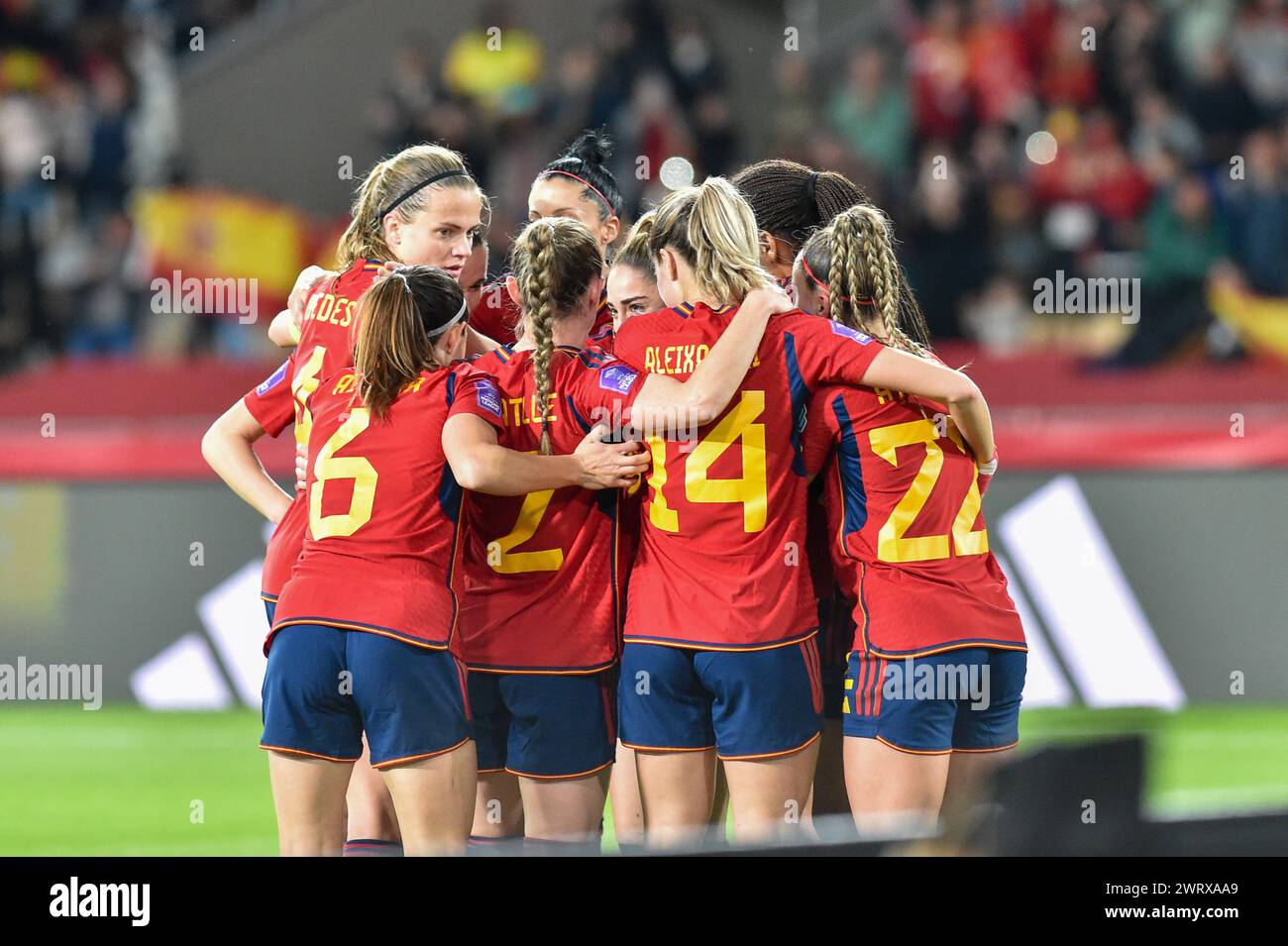 L'Espagne célèbre son premier but, butrice : Aitana Bonmatí (6) photographiée lors d'un match de football féminin entre l'Espagne et la France lors de la finale de la Ligue des Nations féminines de l'UEFA, le mercredi 28 février 2024 à Séville, España . PHOTO Adelina Cobos crédit : Sportpix/Alamy Live News Banque D'Images
