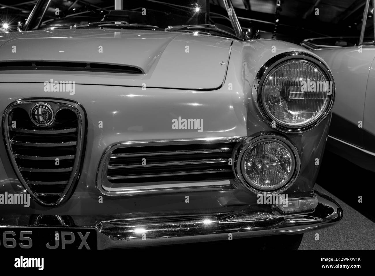 Sparkford.Somerset.United Kingdom.7 janvier 2024.une Alfa Romeo 2600 Spider de 1963 est exposée au Haynes Motor Museum de Somerset Banque D'Images