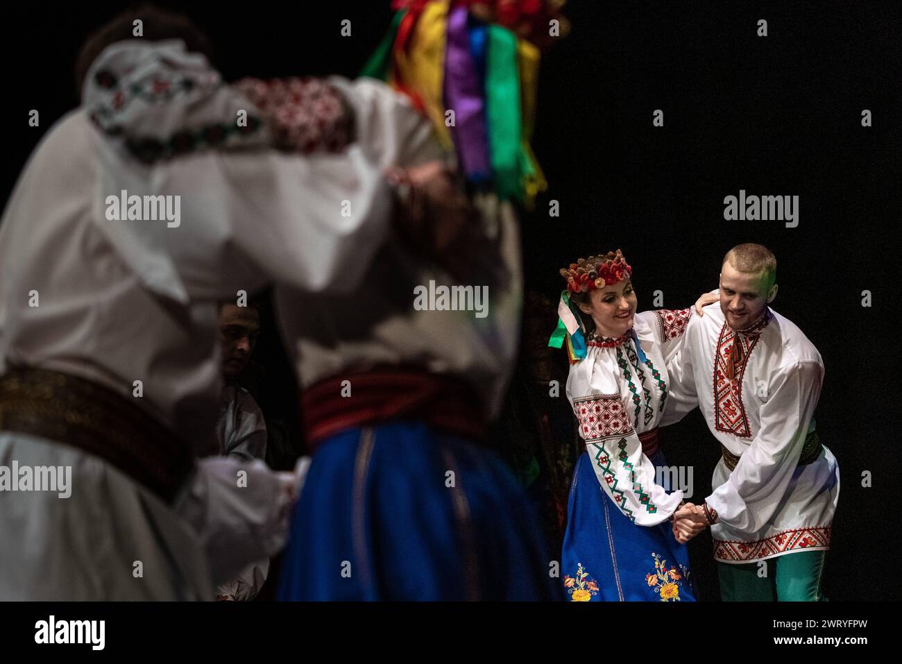 Prolisok Ukrainian Dance Group organise un concert-bénéfice de collecte de fonds pour l'Ukraine au Shaw Theatre, Londres, Royaume-Uni Banque D'Images