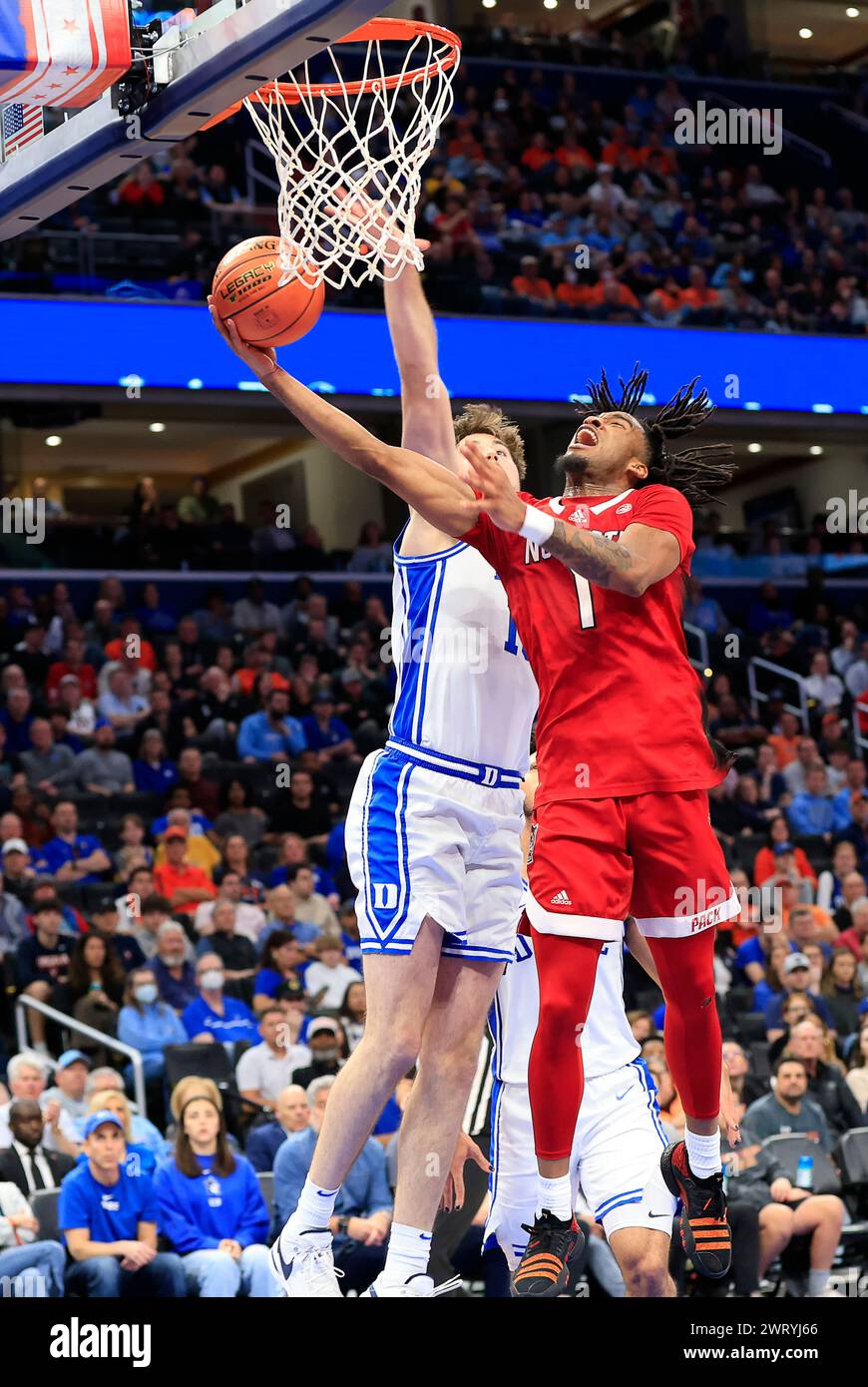 14 mars 2024 : Garde Wolfpack de NC State (1) Jayden Taylor va au panier lors d'un match de tournoi de basket-ball masculin ACC entre les Duke Blue Devils et le Wolfpack de NC State au Capital One Arena à Washington, DC Justin Cooper/CSM Banque D'Images