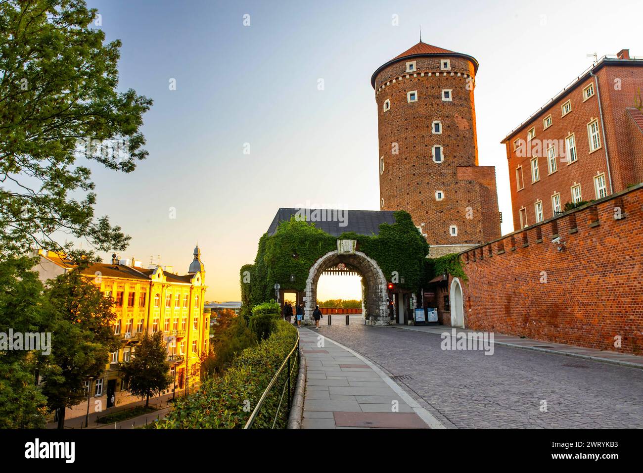 Cracovie, Pologne - 09-06-2023 : Cracovie Wawel porte Bernardine du château royal de Wawel Banque D'Images