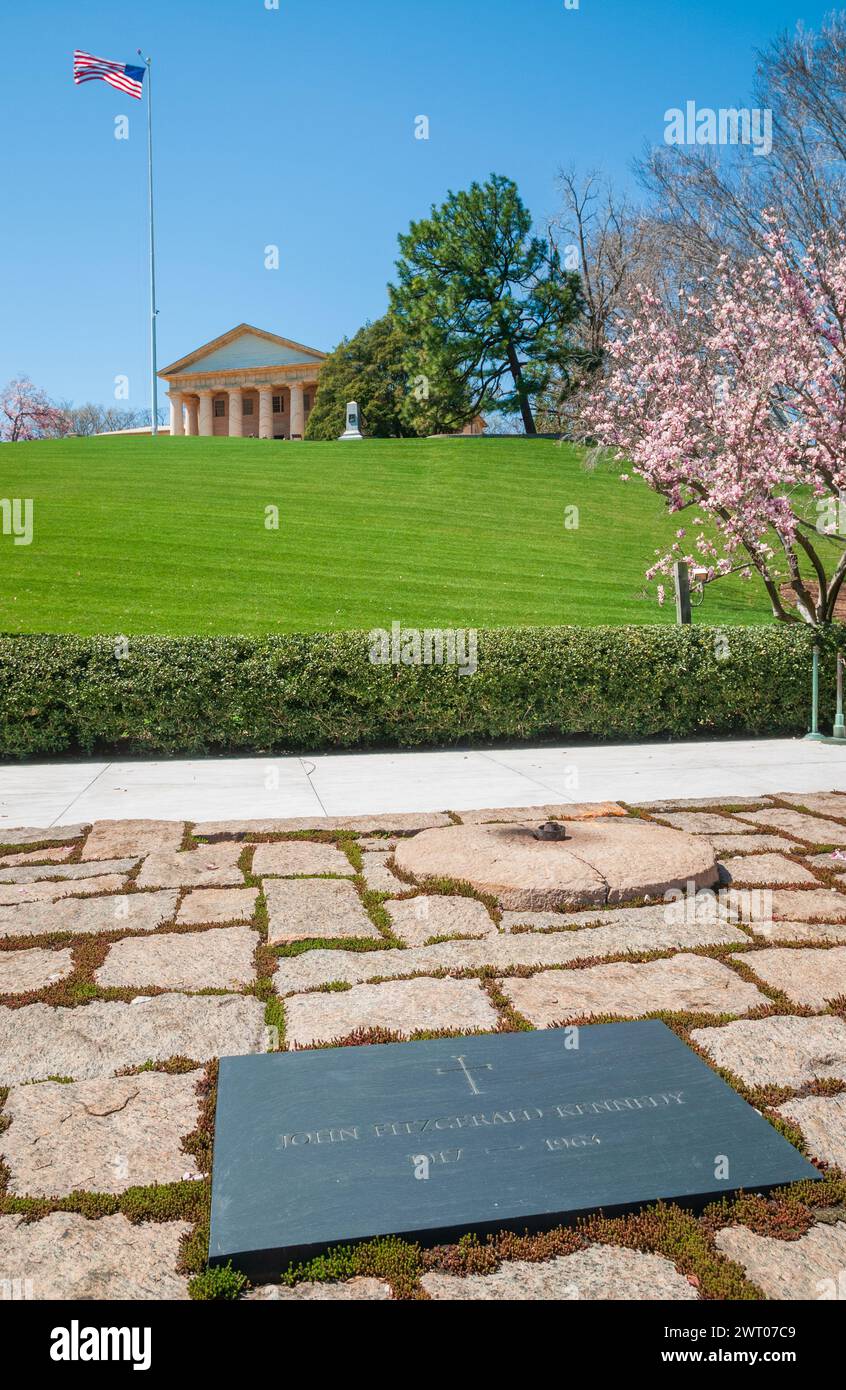 La flamme éternelle John F. Kennedy au cimetière national d'Arlington, système de cimetière national des États-Unis dans le comté d'Arlington, Virginie, États-Unis Banque D'Images