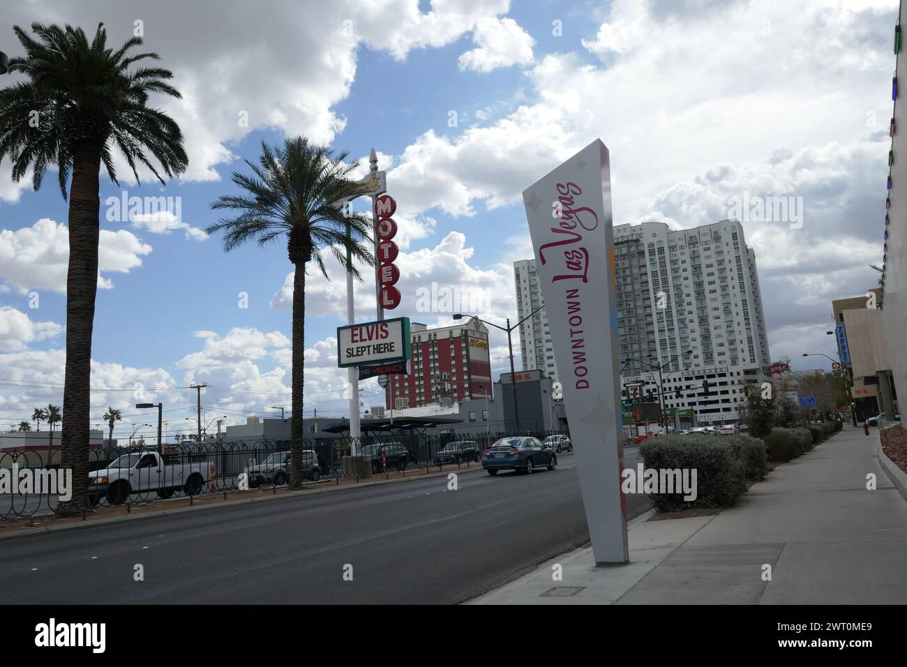 Las Vegas, Nevada, USA 7 mars 2024 Elvis Slept Here Motel Sign in Downtown Las Vegas Sign in Downtown Las Vegas le 7 mars 2024 à Las Vegas, Nevada, USA. Photo de Barry King/Alamy Stock photo Banque D'Images Las Vegas, Nevada, USA 7 mars 2024 Elvis Slept Here Motel Sign in Downtown Las Vegas Sign in Downtown Las Vegas le 7 mars 2024 à Las Vegas, Nevada, USA. Photo de Barry King/Alamy Stock photo Banque D'Images