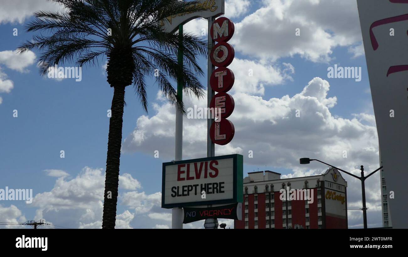 Las Vegas, Nevada, USA 7 mars 2024 Elvis Slept Here Motel Sign in Downtown Las Vegas Sign in Downtown Las Vegas le 7 mars 2024 à Las Vegas, Nevada, USA. Photo de Barry King/Alamy Stock photo Banque D'Images Las Vegas, Nevada, USA 7 mars 2024 Elvis Slept Here Motel Sign in Downtown Las Vegas Sign in Downtown Las Vegas le 7 mars 2024 à Las Vegas, Nevada, USA. Photo de Barry King/Alamy Stock photo Banque D'Images