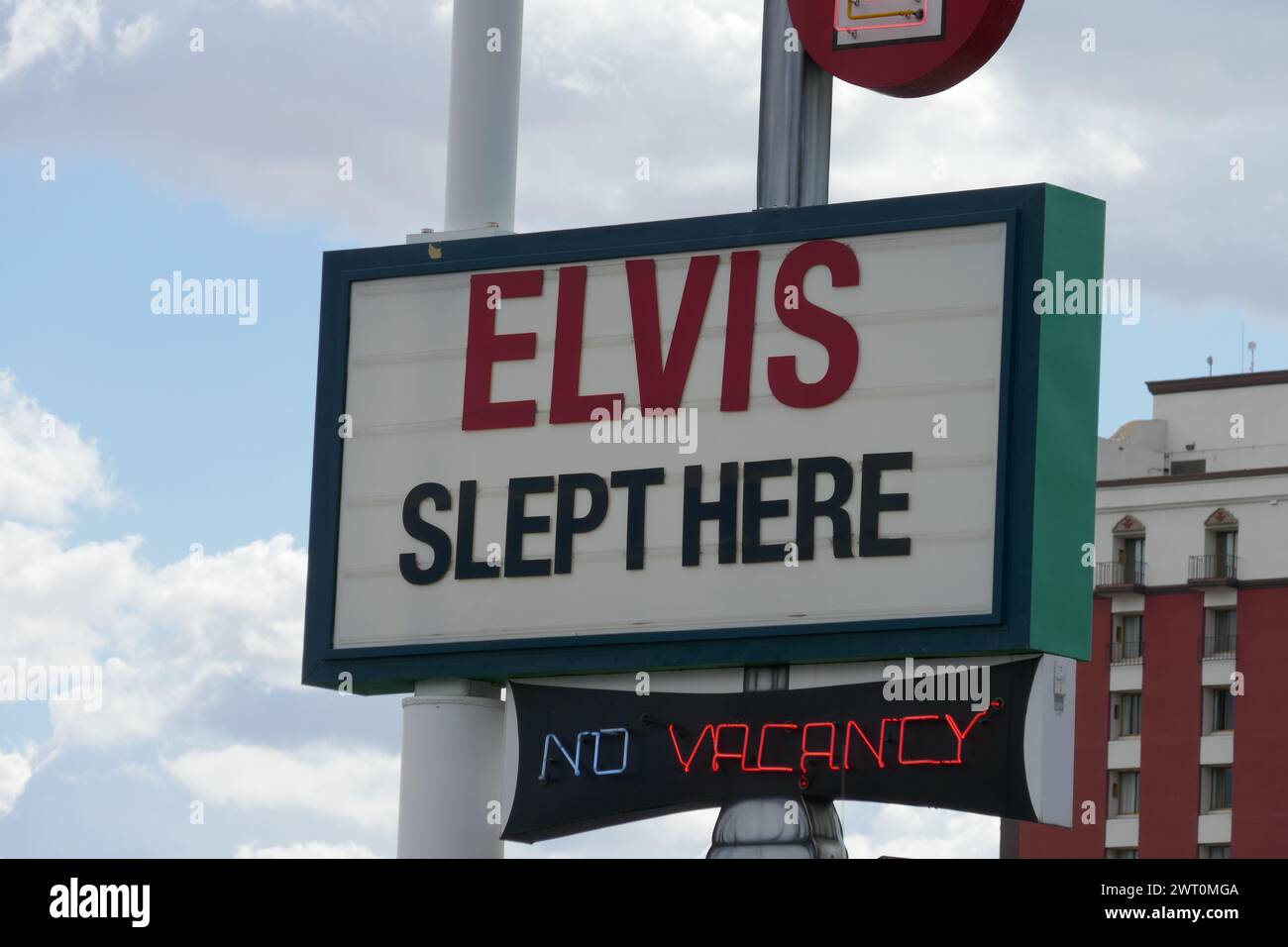 Las Vegas, Nevada, USA 7 mars 2024 Elvis Slept Here Motel Sign in Downtown Las Vegas Sign in Downtown Las Vegas le 7 mars 2024 à Las Vegas, Nevada, USA. Photo de Barry King/Alamy Stock photo Banque D'Images Las Vegas, Nevada, USA 7 mars 2024 Elvis Slept Here Motel Sign in Downtown Las Vegas Sign in Downtown Las Vegas le 7 mars 2024 à Las Vegas, Nevada, USA. Photo de Barry King/Alamy Stock photo Banque D'Images