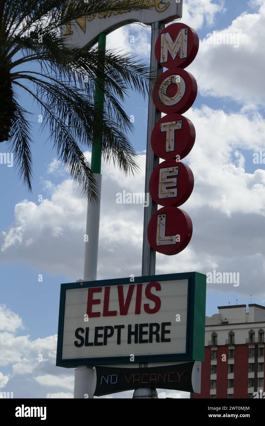 Las Vegas, Nevada, USA 7 mars 2024 Elvis Slept Here Motel Sign in Downtown Las Vegas Sign in Downtown Las Vegas le 7 mars 2024 à Las Vegas, Nevada, USA. Photo de Barry King/Alamy Stock photo Banque D'Images Las Vegas, Nevada, USA 7 mars 2024 Elvis Slept Here Motel Sign in Downtown Las Vegas Sign in Downtown Las Vegas le 7 mars 2024 à Las Vegas, Nevada, USA. Photo de Barry King/Alamy Stock photo Banque D'Images