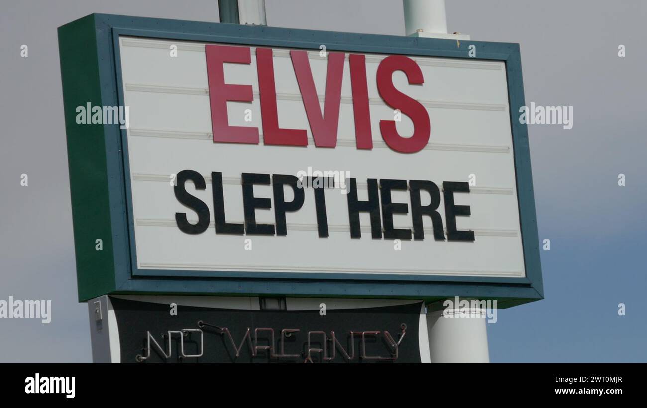Las Vegas, Nevada, USA 7 mars 2024 Elvis Slept Here Motel Sign in Downtown Las Vegas Sign in Downtown Las Vegas le 7 mars 2024 à Las Vegas, Nevada, USA. Photo de Barry King/Alamy Stock photo Banque D'Images Las Vegas, Nevada, USA 7 mars 2024 Elvis Slept Here Motel Sign in Downtown Las Vegas Sign in Downtown Las Vegas le 7 mars 2024 à Las Vegas, Nevada, USA. Photo de Barry King/Alamy Stock photo Banque D'Images