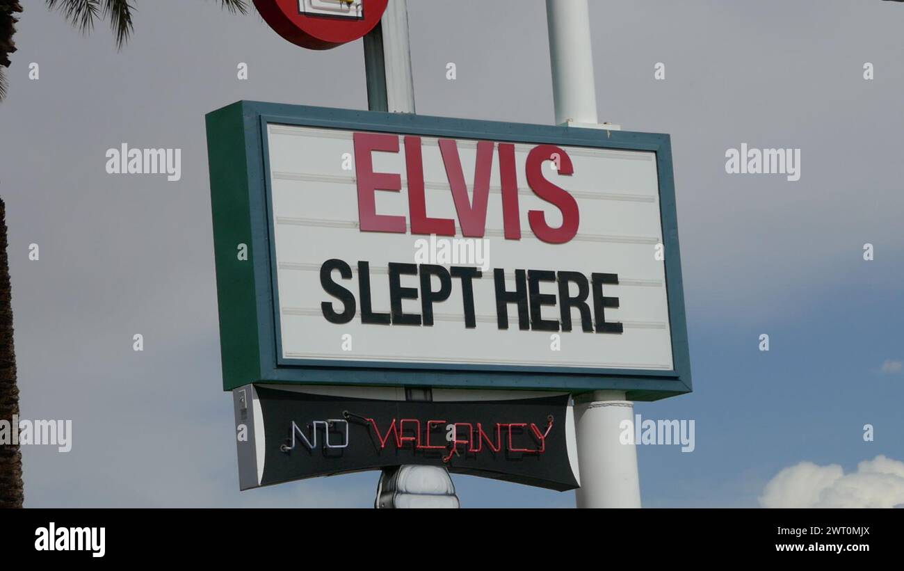 Las Vegas, Nevada, USA 7 mars 2024 Elvis Slept Here Motel Sign in Downtown Las Vegas Sign in Downtown Las Vegas le 7 mars 2024 à Las Vegas, Nevada, USA. Photo de Barry King/Alamy Stock photo Banque D'Images Las Vegas, Nevada, USA 7 mars 2024 Elvis Slept Here Motel Sign in Downtown Las Vegas Sign in Downtown Las Vegas le 7 mars 2024 à Las Vegas, Nevada, USA. Photo de Barry King/Alamy Stock photo Banque D'Images