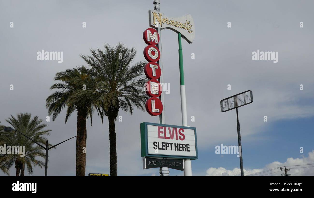 Las Vegas, Nevada, USA 7 mars 2024 Elvis Slept Here Motel Sign in Downtown Las Vegas Sign in Downtown Las Vegas le 7 mars 2024 à Las Vegas, Nevada, USA. Photo de Barry King/Alamy Stock photo Banque D'Images Las Vegas, Nevada, USA 7 mars 2024 Elvis Slept Here Motel Sign in Downtown Las Vegas Sign in Downtown Las Vegas le 7 mars 2024 à Las Vegas, Nevada, USA. Photo de Barry King/Alamy Stock photo Banque D'Images