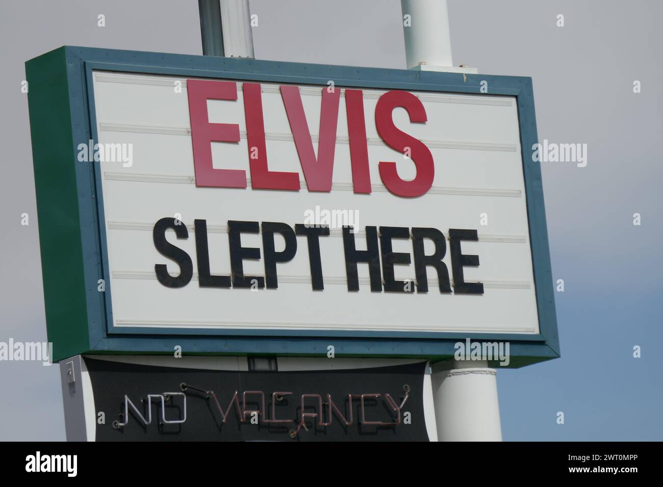 Las Vegas, Nevada, USA 7 mars 2024 Elvis Slept Here Motel Sign in Downtown Las Vegas Sign in Downtown Las Vegas le 7 mars 2024 à Las Vegas, Nevada, USA. Photo de Barry King/Alamy Stock photo Banque D'Images Las Vegas, Nevada, USA 7 mars 2024 Elvis Slept Here Motel Sign in Downtown Las Vegas Sign in Downtown Las Vegas le 7 mars 2024 à Las Vegas, Nevada, USA. Photo de Barry King/Alamy Stock photo Banque D'Images