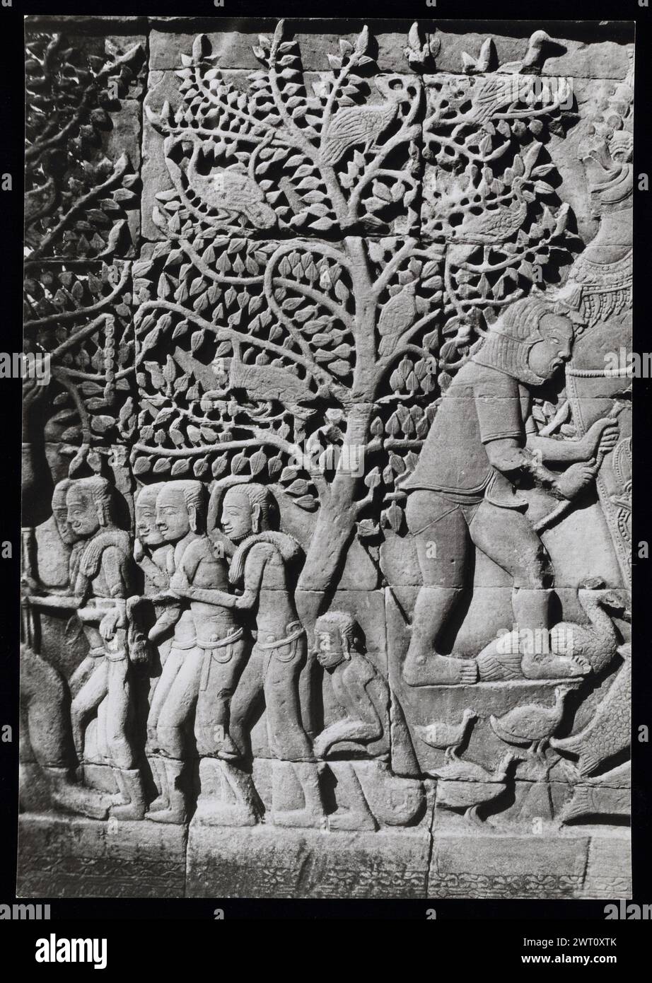 Cambodge Angkor Bayon image inédite 6. Swaan, Wim. 1966 ou plus tôt matériaux de production photographique pour les villes perdues d'Asie : Ceylan, Pagan, Angkor des photographies d'architecture ont été sélectionnées et numérisées à partir de ces matériaux. Les portraits, les images ethnographiques et les images d'objets de musée ont été exclus. Les images numériques sont classées géographiquement, d'abord par pays, puis par ville, puis par site complexe ou monument, avec tous les noms dans l'ordre alphabétique. Les noms de lieux sont dérivés du Getty Thesaurus of Geographic Names (TGN)®, des rubriques de la Bibliothèque du Congrès et des publications savantes. Banque D'Images