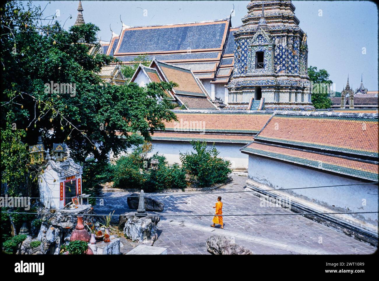 Thaïlande Bangkok Grand Palais image inédit 5. Swaan, Wim. 1966 ou plus tôt matériaux de production photographique pour les villes perdues d'Asie : Ceylan, Pagan, Angkor des photographies d'architecture ont été sélectionnées et numérisées à partir de ces matériaux. Les portraits, les images ethnographiques et les images d'objets de musée ont été exclus. Les images numériques sont classées géographiquement, d'abord par pays, puis par ville, puis par site complexe ou monument, avec tous les noms dans l'ordre alphabétique. Les noms de lieux sont dérivés du Getty Thesaurus of Geographic Names (TGN)®, des rubriques de la Bibliothèque du Congrès et du public universitaire Banque D'Images