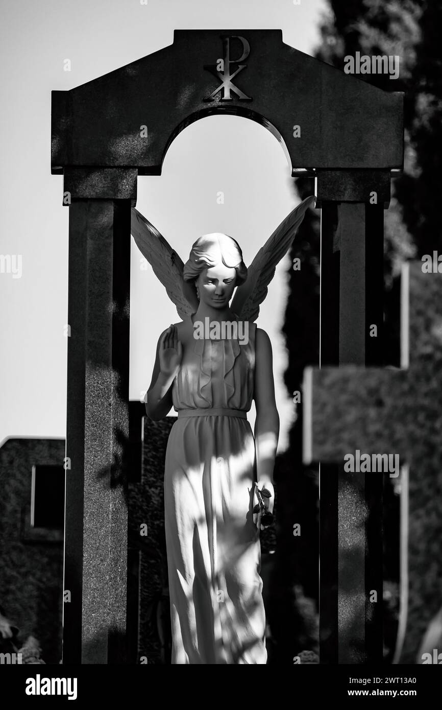 Statue d'un ange dans le cimetière de l'Alhambra Banque D'Images