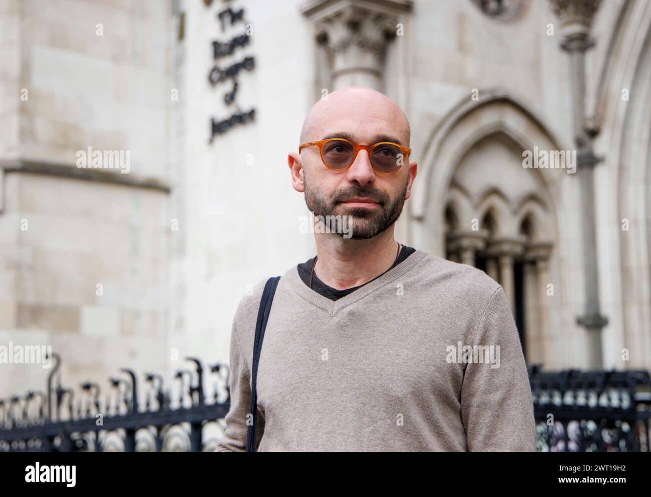 Londres, Royaume-Uni. 15 mars 2024. L'ancien commerçant Carlo Palombo arrive à la haute Cour. Les cas de Tom Hayes et Carlo Palombo ont été renvoyés devant le tribunal par la Commission de révision des affaires pénales (CCRC). Les deux commerçants ont été condamnés et emprisonnés pour manipulation du LIBOR. Crédit : Mark Thomas/Alamy Live News Banque D'Images