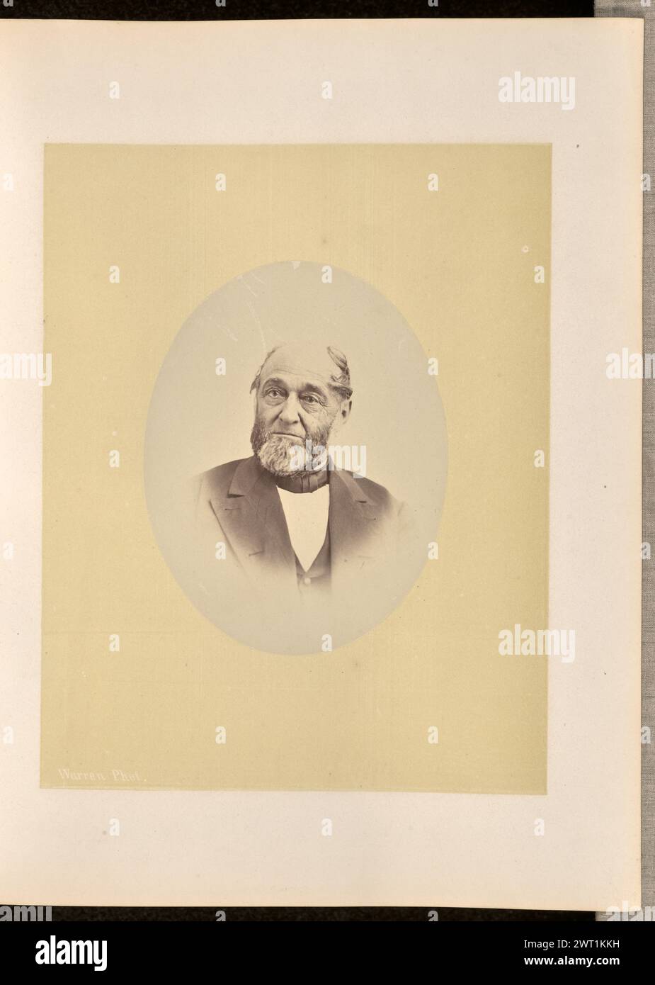 Portrait d'un homme. George Kendall Warren, photographe (américain, 1834 - 1884) 1868 Portrait d'un homme âgé avec une barbe grisâtre sans moustache. Il est habillé en civil et fait face à la partie gauche de l'image avec la tête légèrement inclinée. Banque D'Images