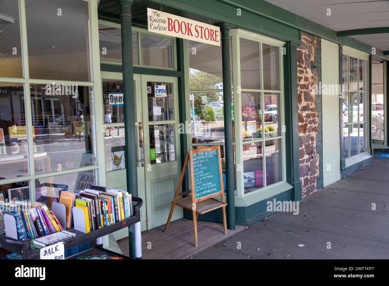 La librairie Ravens Parlour dans le centre-ville de Tanunda, vendant une gamme de livres, briques et librairie de mortier, Australie méridionale Banque D'Images
