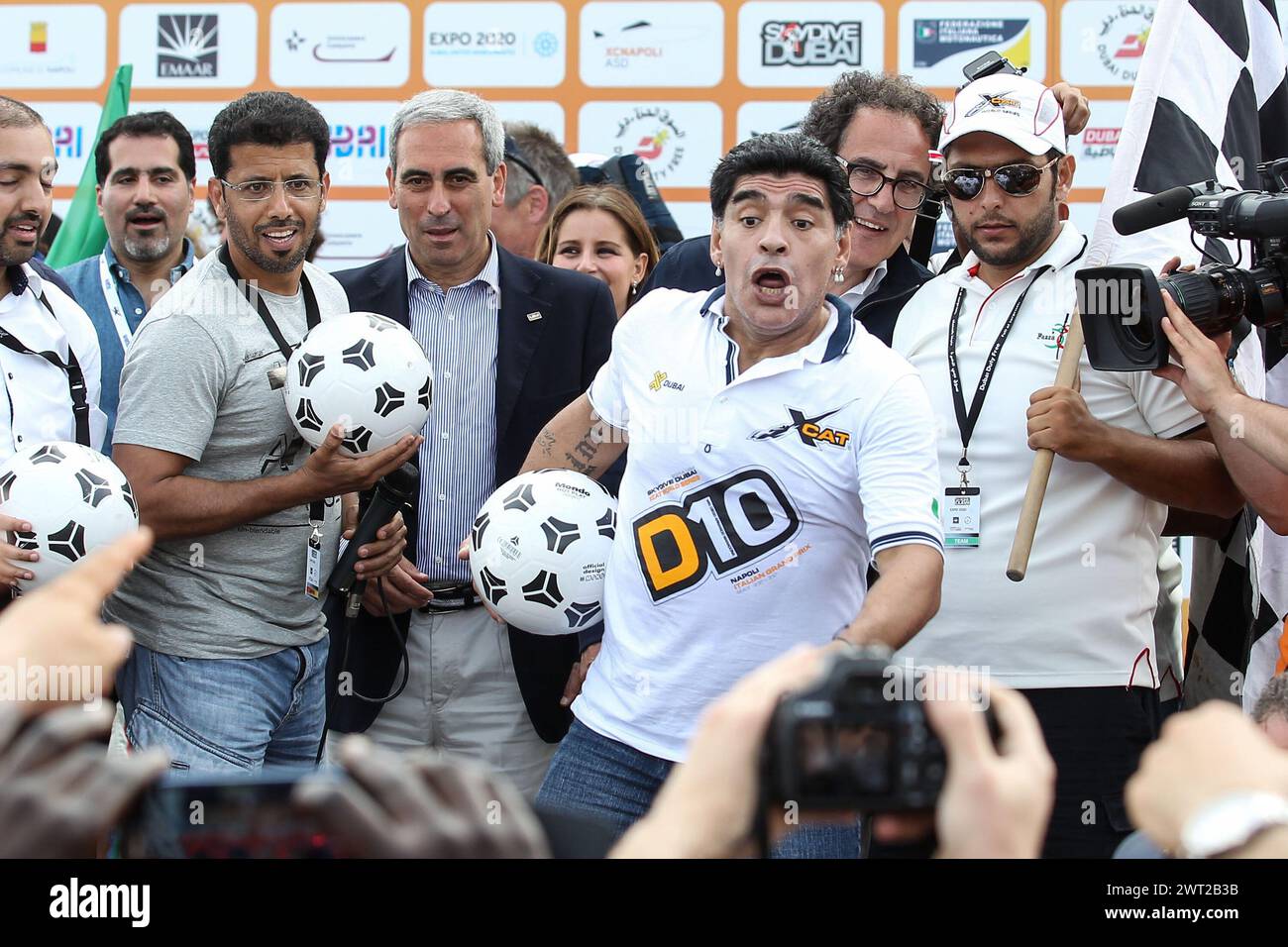 Le célèbre footballeur Diego Armando Maradona lors d'une rencontre avec les fans à Naples Banque D'Images