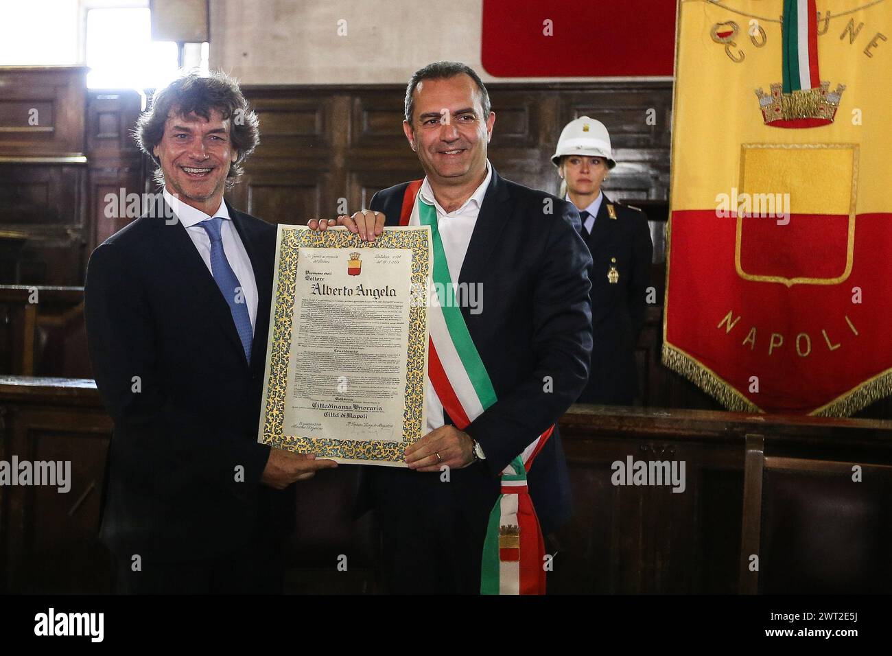 L'animateur de télévision italien et communicateur scientifique, Alberto Angela, lors de la cérémonie pour l'attribution de la citoyenneté honorifique de Naples, WIT Banque D'Images