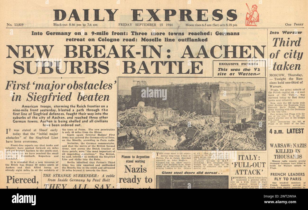 1944 Daily Express page de couverture reportant bataille d'Aix-la-Chapelle, bataille de Varsovie et dégâts sur le site de la fusée V2 à Watten Banque D'Images