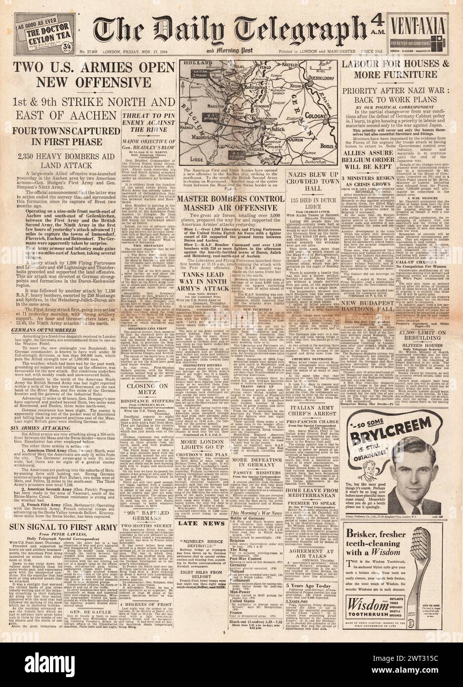 1944 la page d'accueil du Daily Telegraph rapporte le début de l'offensive hivernale alliée, la bataille pour Metz et les forces allemandes font exploser la mairie de Heusden Banque D'Images