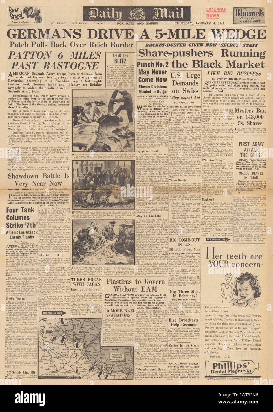 1945 Daily mail page d'accueil reportant la bataille de la Sarre, la bataille des Ardennes et le problème du marché noir Banque D'Images