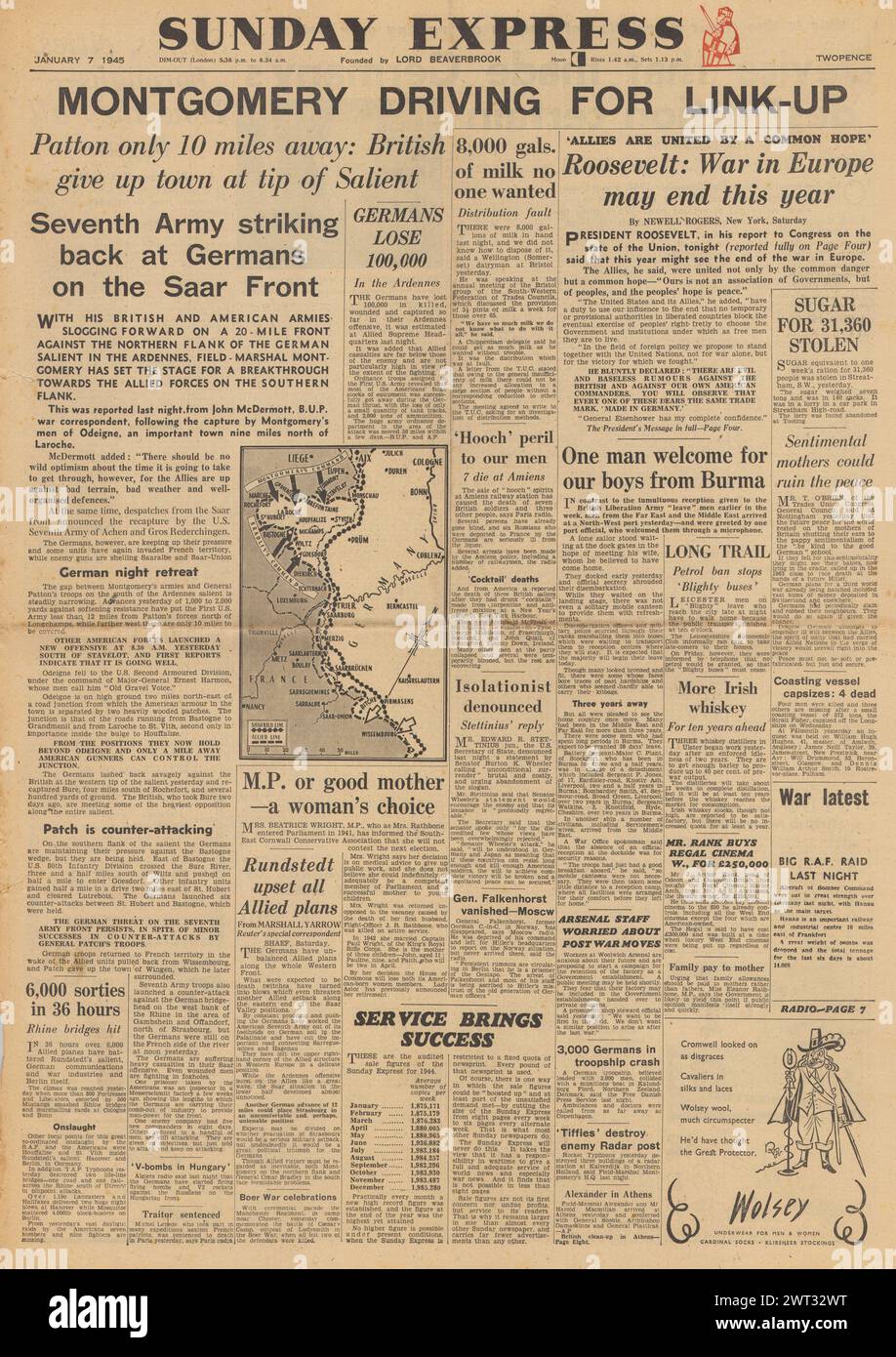 1945 Sunday Express page de couverture reportant bataille des Ardennes, bataille pour la Sarre, Akyab tombe aux mains des Alliés et Roosevelt prédit que la guerre en Europe pourrait prendre fin cette année Banque D'Images