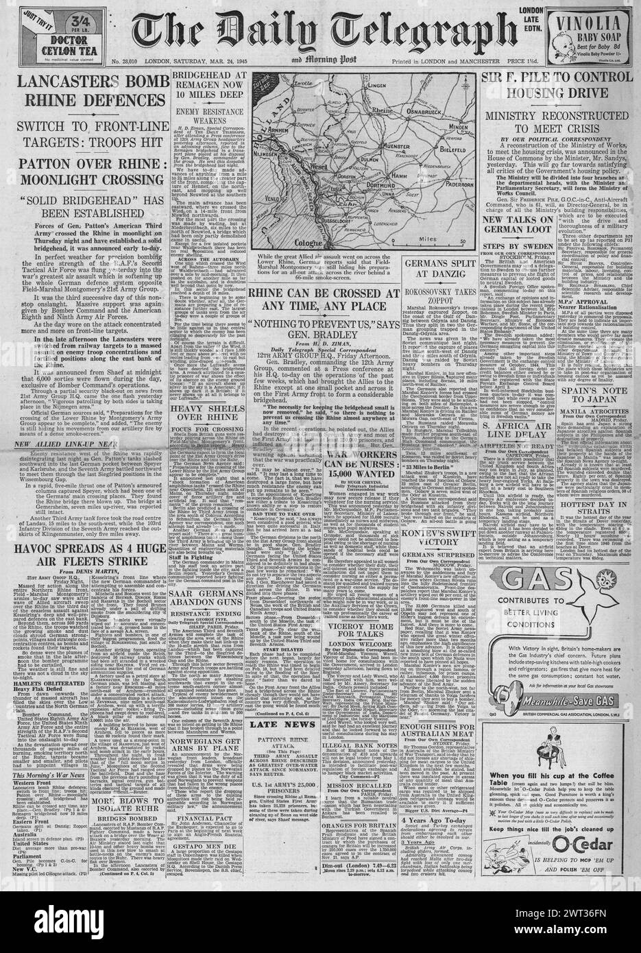 1945 la page de couverture du Daily Telegraph rapporte les Alliés au Rhin, Frederick pile nouveau ministre des travaux publics et les bombardements alliés de la Ruhr Banque D'Images