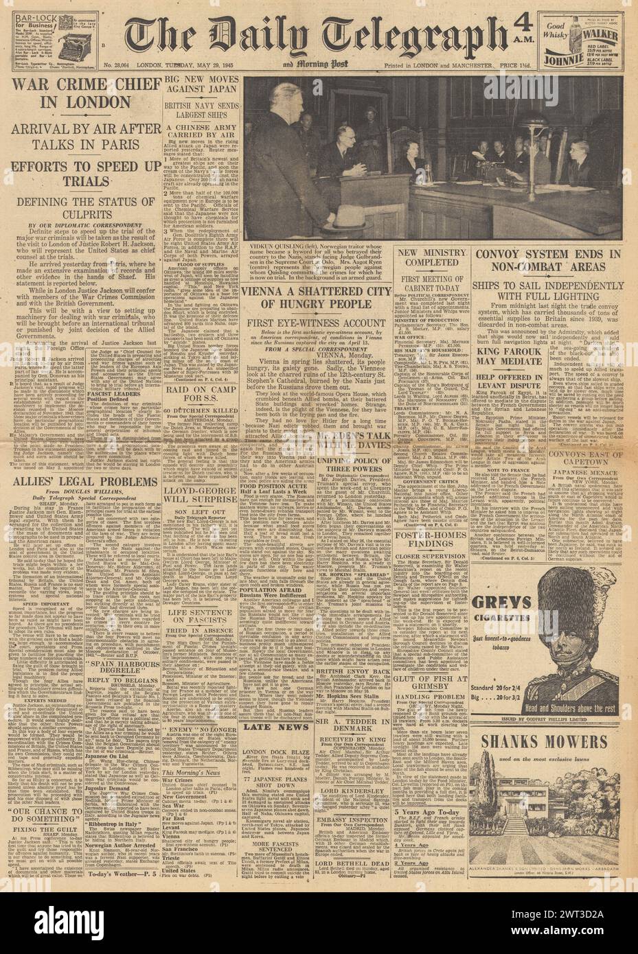 1945 le Daily Telegraph rapporte le procès de Vidkun Quisling, le juge des crimes de guerre Robert Jackson à Londres, la famine dans Vienne en ruine et la fin du système de convois dans les zones hors combat Banque D'Images