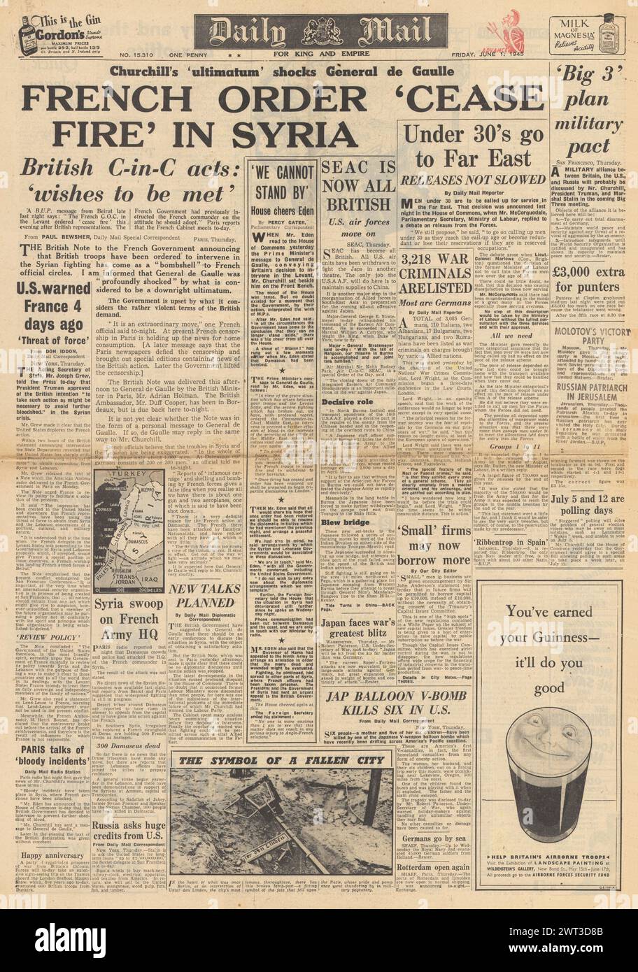 1945 Daily mail page de couverture faisant état du cessez-le-feu en Syrie Banque D'Images