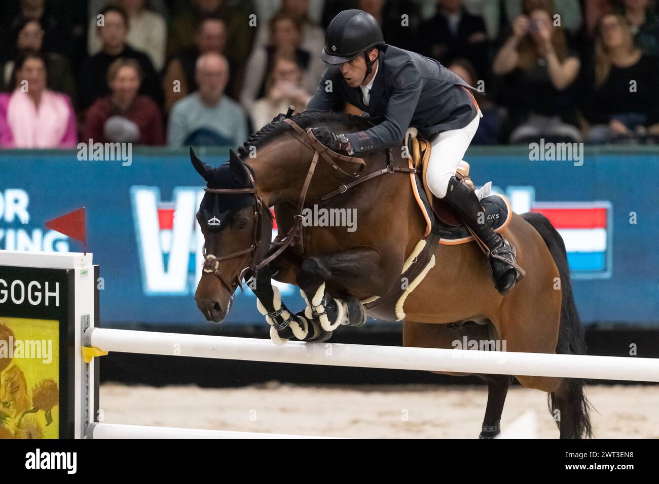 Denbosch, pays-Bas - 10 mars 2024. Harrie Smolders, des pays-Bas, à cheval sur Uricas Van de Kattevennen, participe au Grand Prix Rolex de 1,60 m AT Banque D'Images