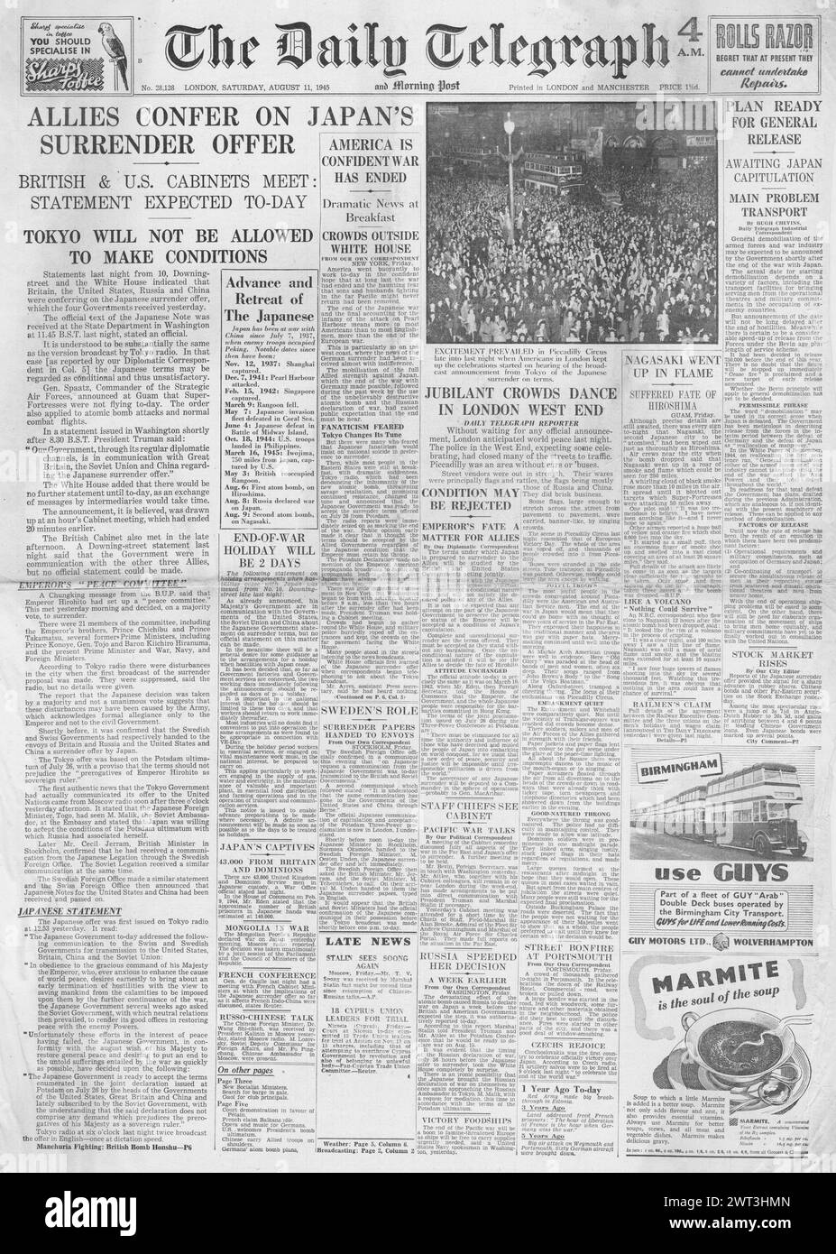 1945 le Daily Telegraph, page d'accueil, rapporte que les Alliés se prononcent sur l'offre de reddition du Japon Banque D'Images
