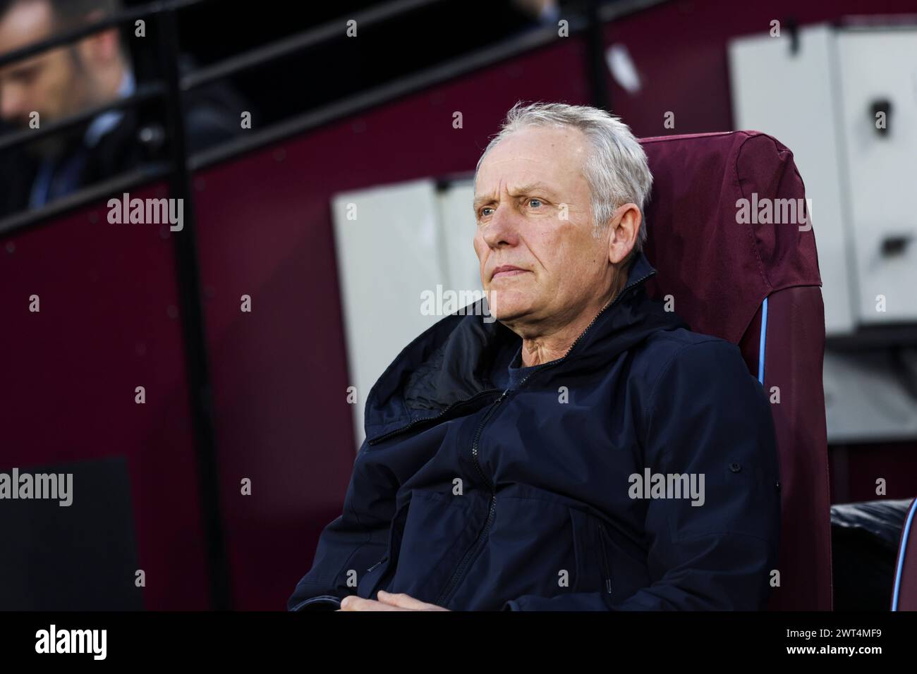 Christian Streich entraîneur du SC Freiburg lors du match de l'UEFA Europa League Round of 16 entre West Ham United et SC Freiburg au London Stadium de Stratford le jeudi 14 mars 2024. (Photo : Tom West | mi News) crédit : MI News & Sport /Alamy Live News Banque D'Images