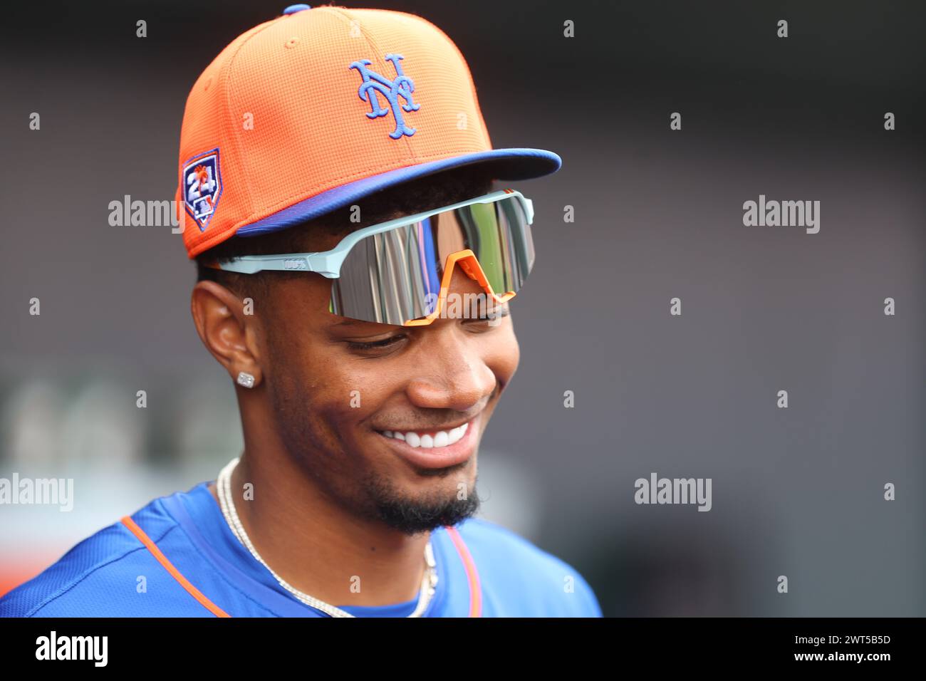 New York mets Alex Ramírez #72 est tout sourire lors de la première manche d’un match de baseball contre les Marlins de Miami au Roger Dean Chevrolet Stadium à Jupiter, Floride, le samedi 2 mars 2024. (Photo : Gordon Donovan) Banque D'Images