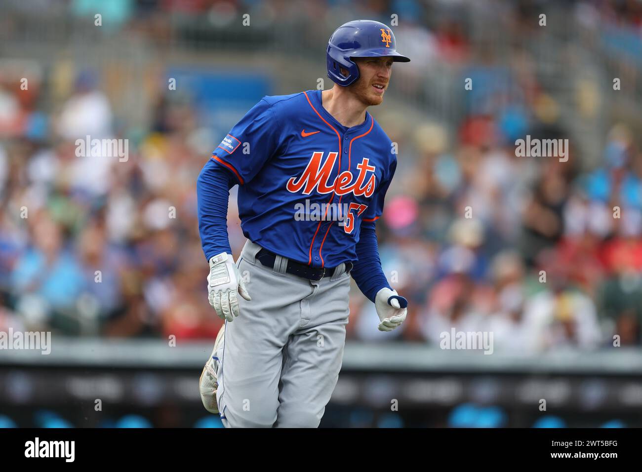 Battes New York mets Taylor Kohlwey #57 lors de la troisième manche d’un match de baseball contre les Marlins de Miami au Roger Dean Chevrolet Stadium à Jupiter, Floride, le samedi 2 mars 2024. (Photo : Gordon Donovan) Banque D'Images