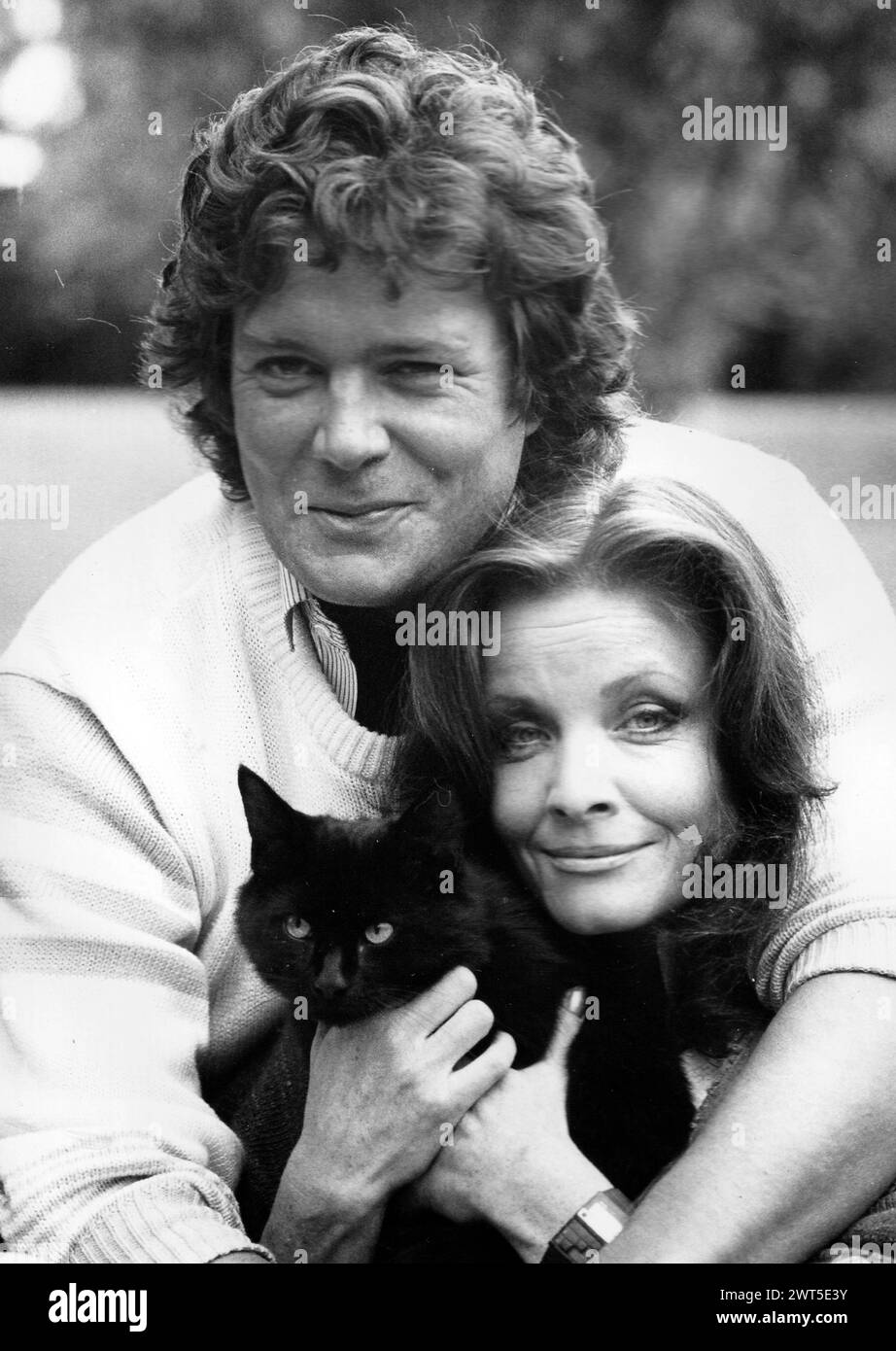 L'ACTRICE KATE O'MARA AVEC SON MARI JOURNALISTE STEVE HOWARD, 1987 PIC MIKE WALKER 1987 Banque D'Images