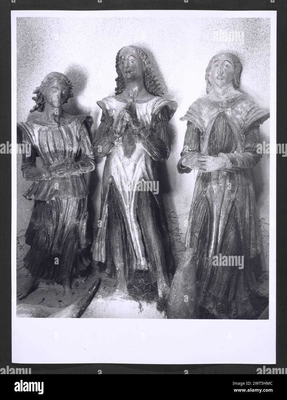 Ombrie Terni Calvi dell'Ombria S. Antonio6. Hutzel, Max 1960-1990 vues extérieures et intérieures de l'église ; peintures et sculptures intérieures de la haute Renaissance et baroque ; un rare groupe sculptural sculpté en bois de 30 figures datant du milieu du XVIe siècle. Notes de l'objet : Hutzel a tourné cette campagne en 1984. Photographe et érudit d'origine allemande Max Hutzel (1911-1988) photographié en Italie du début des années 1960 jusqu'à sa mort. Le résultat de ce projet, désigné par Hutzel comme Foto Arte Minore, est une documentation approfondie du développement historique de l'art en Italie jusqu'au XVIIIe siècle, y compris obje Banque D'Images