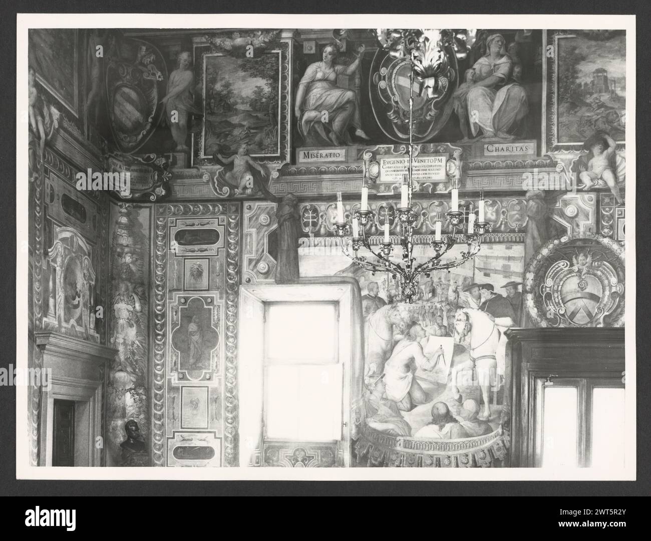 Lazio Roma Rome Palazzo del Commendatore8. Hutzel, Max 1960-1990 Post-médiéval : architecture, sculpture architecturale, sculpture, fresque. Notes de l'objet : le palazzo est le siège du président de l'hôpital de Borgo S. Spirito ; construit entre 1567-71 après la conception de Nanni di Baccio Bigio ; façade linéaire ; horloge fantastique de 1827. Hôpital a été fondé en 1198 par le pape Inncenzo III. Fresques dans les salons, environ 1 000 mètres carrés. 53 négatifs ont déjà été classés. Photographe et érudit d'origine allemande Max Hutzel (1911-1988) photographié en Italie du début des années 1960 jusqu'à sa mort. Banque D'Images