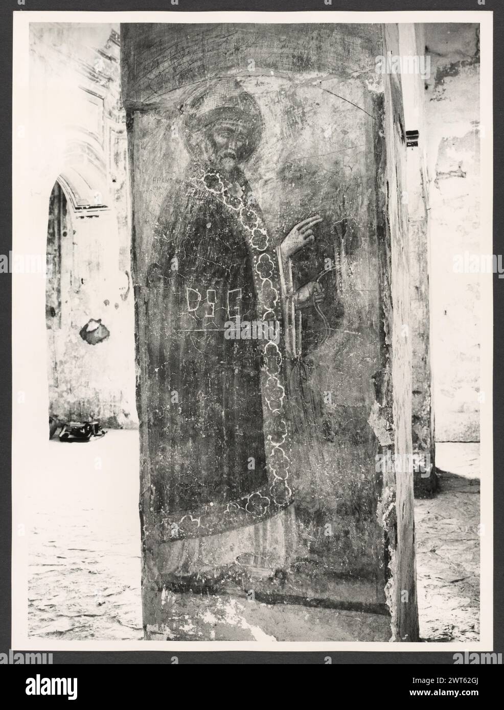 Lazio Rome Sant'Oreste S. Silvestro8. Hutzel, Max 1960-1990 médiéval : église du vie siècle avec la structure originale et un cadre carolingien en grande partie intact (partiellement en ruines) ; autel sculpté, colonnes et chapiteaux ; fresques photographe et érudit allemand Max Hutzel (1911-1988) photographié en Italie du début des années 1960 jusqu'à sa mort. Le résultat de ce projet, désigné par Hutzel comme Foto Arte Minore, est une documentation approfondie du développement historique de l'art en Italie jusqu'au XVIIIe siècle, y compris des objets des Étrusques et des Romains, ainsi que du début médiéval, roman, Banque D'Images