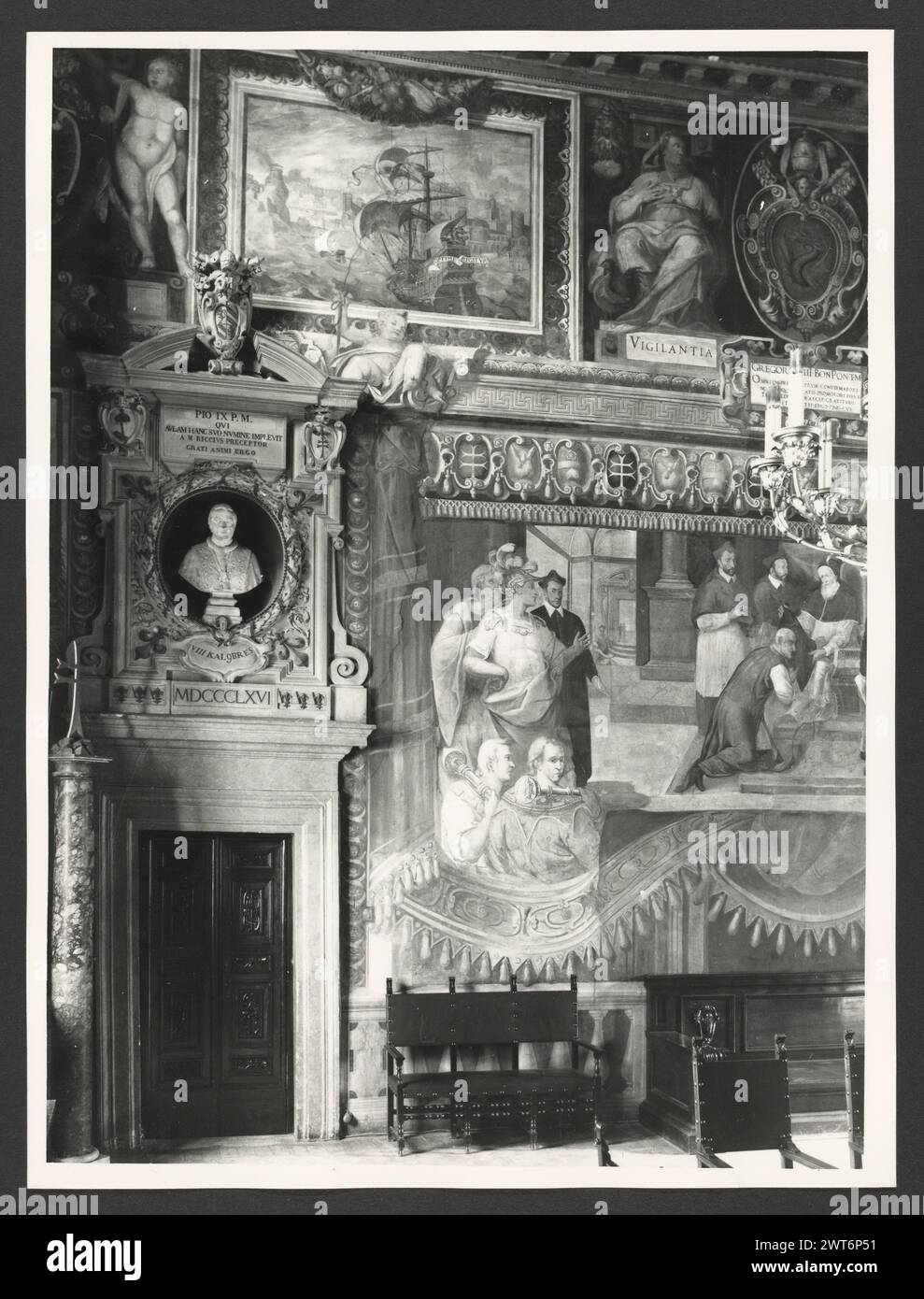 Lazio Roma Rome Palazzo del Commendatore3. Hutzel, Max 1960-1990 Post-médiéval : architecture, sculpture architecturale, sculpture, fresque. Notes de l'objet : le palazzo est le siège du président de l'hôpital de Borgo S. Spirito ; construit entre 1567-71 après la conception de Nanni di Baccio Bigio ; façade linéaire ; horloge fantastique de 1827. Hôpital a été fondé en 1198 par le pape Inncenzo III. Fresques dans les salons, environ 1 000 mètres carrés. 53 négatifs ont déjà été classés. Photographe et érudit d'origine allemande Max Hutzel (1911-1988) photographié en Italie du début des années 1960 jusqu'à sa mort. Banque D'Images