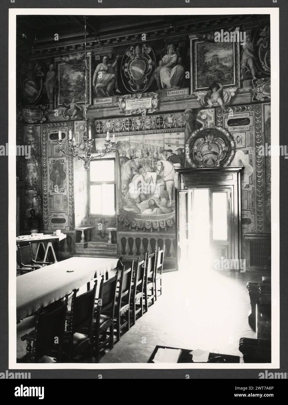 Lazio Roma Rome Palazzo del Commendatore7. Hutzel, Max 1960-1990 Post-médiéval : architecture, sculpture architecturale, sculpture, fresque. Notes de l'objet : le palazzo est le siège du président de l'hôpital de Borgo S. Spirito ; construit entre 1567-71 après la conception de Nanni di Baccio Bigio ; façade linéaire ; horloge fantastique de 1827. Hôpital a été fondé en 1198 par le pape Inncenzo III. Fresques dans les salons, environ 1 000 mètres carrés. 53 négatifs ont déjà été classés. Photographe et érudit d'origine allemande Max Hutzel (1911-1988) photographié en Italie du début des années 1960 jusqu'à sa mort. Banque D'Images