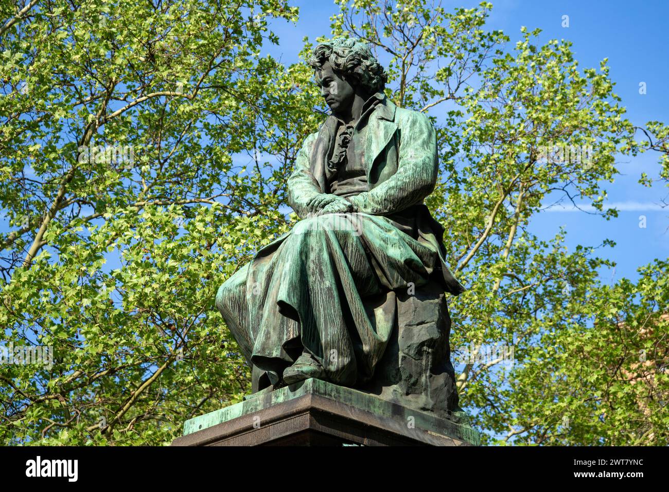 Sculpture de Ludwig van Beethoven (1880) sur un monument gros plan par une journée ensoleillée d'avril. Vienne, Autriche Banque D'Images